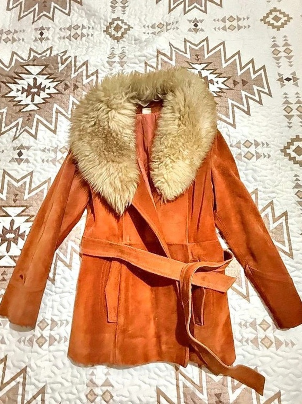 Vintage 1970’s Women's Brown Leather Jacket with Fur Collar - Picture 2 of 16